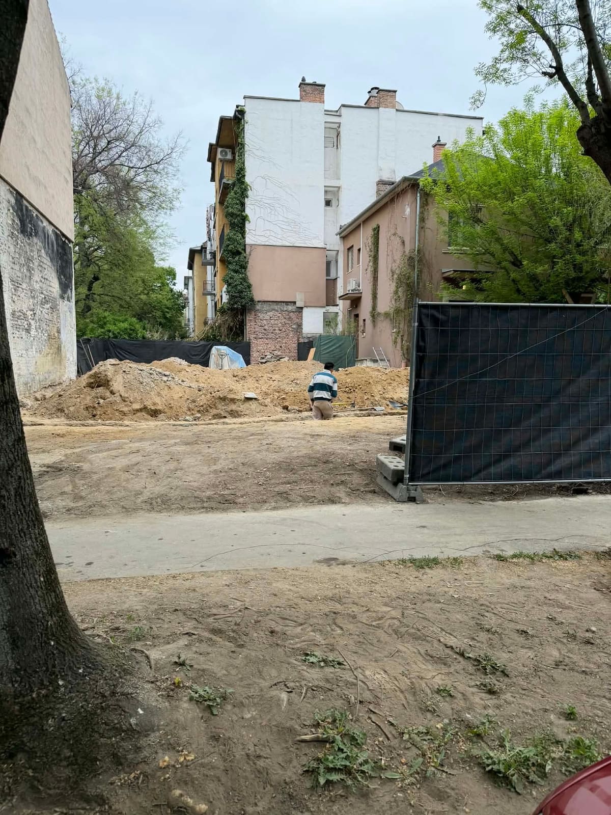 A Diószegi úti telek az építkezés megkezdése előtt