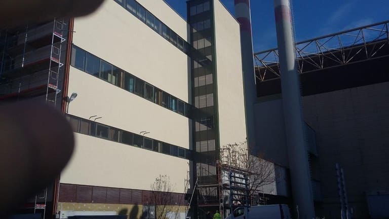 Acél nyílászárók beépítése a Paksi Atomerőmű reaktorblokkjánál