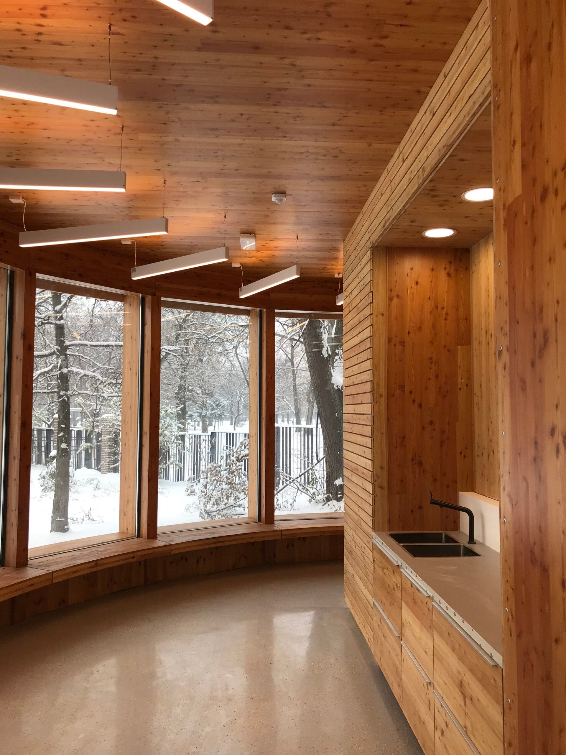 A körgeometriájú CLT pavilon íves szerkezete